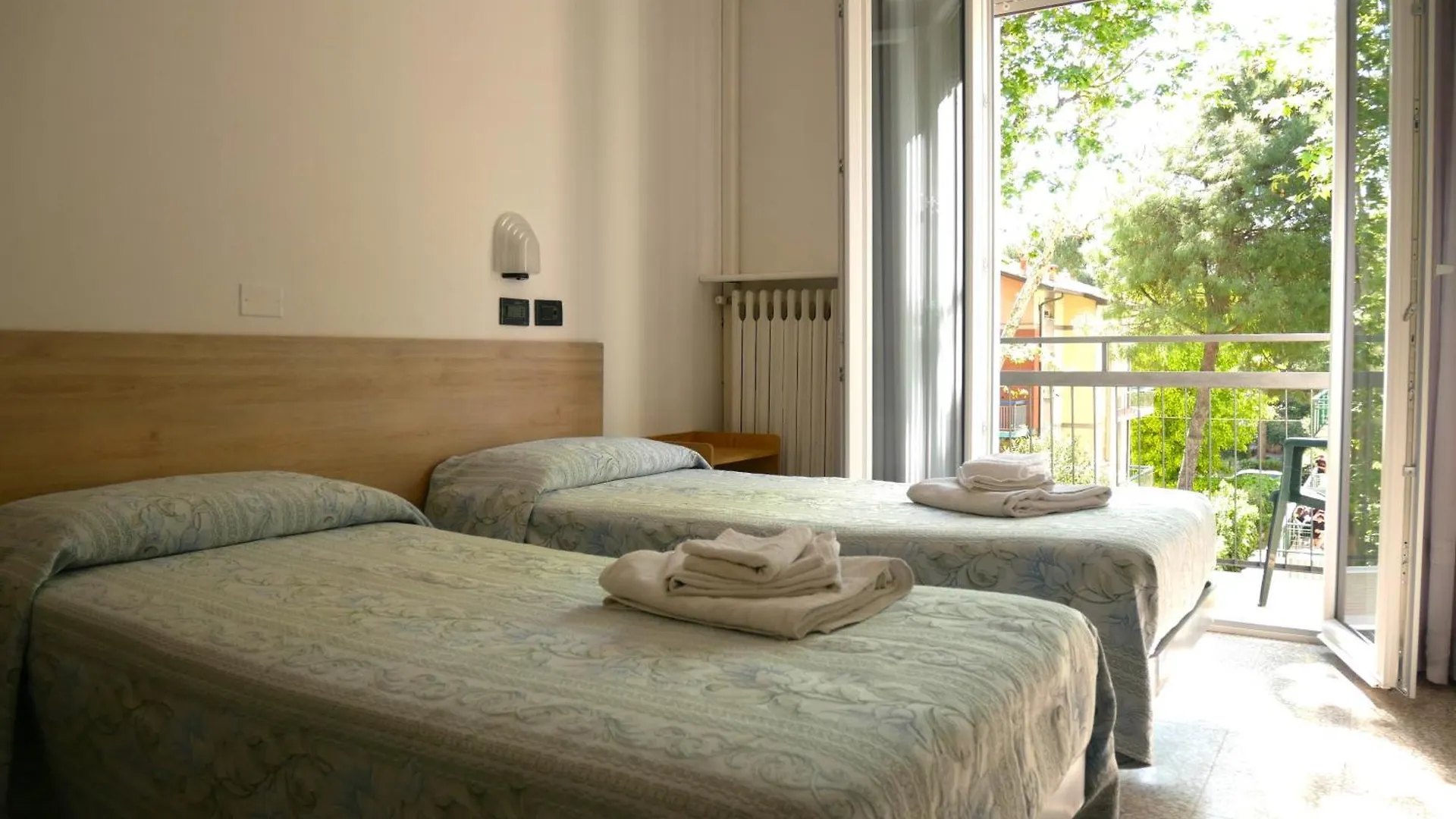 Hotel Ardesia Rimini 3*,  Italy